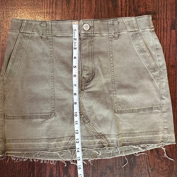 Express Straight Mini Mid Rise Olive Green Cargo Skirt Size 6 - Picture 10 of 10